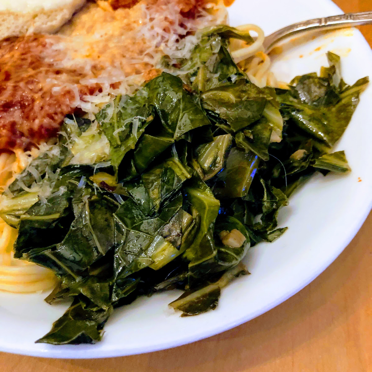 Quick Collard Greens with Garlic, Olive Oil, and Red Wine Vinegar